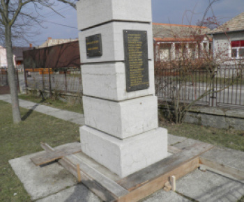 Investičné projekty a opravy / Rekonštrukcia pomníka I.a II.svetovej vojny - rok 2018 - foto